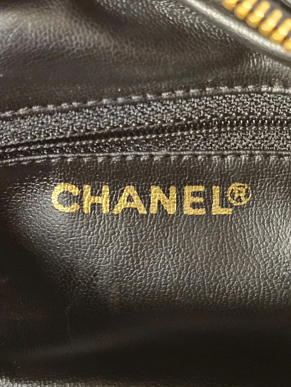CHANEL VANITY CASE - Picture 13 of 16